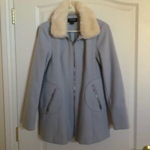 Coffee shop size medium light blue
Below the waist jacket. Lined